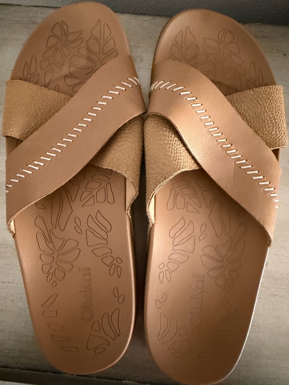 OluKai Kīpe‘a ‘Olu Sandals Women's Size 7 Tan Leather Comfort Slide